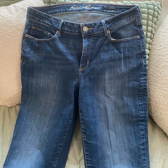Eddie Bauer Curvy Straight Cotton Blend Jeans, Size 8 - Picture 1 of 9